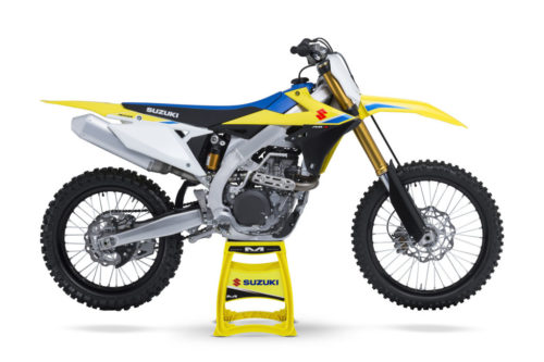 L8 RM-Z450 On Stand
